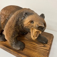 ②木彫りの熊