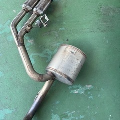 アクア社外マフラー