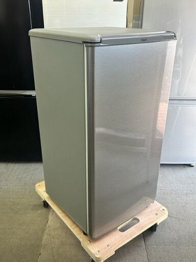 ■2022年製　AQUAノンフロン直冷式冷蔵庫　AQR-8K(S)■75L