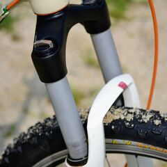 アルミフレーム＋機械式ディスクブレーキ 26インチMTB 2x8段変速 Alloy-frame MTB equipped with mechanical disc brakes