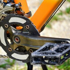 アルミフレーム＋機械式ディスクブレーキ 26インチMTB 2x8段変速 Alloy-frame MTB equipped with mechanical disc brakes