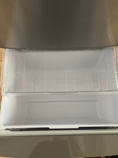 冷蔵庫　製氷機能付き　5枚扉