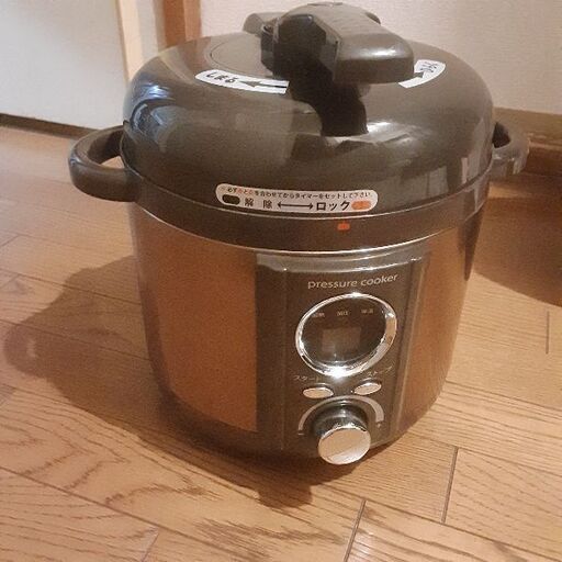 ほぼ新品 電気圧力鍋❗説明書　レシピ集付き