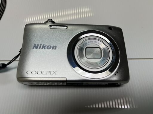 【美品、一度のみ使用】デジカメNikon COOLPIX A100【おまけ有り】