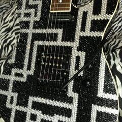 布袋寅泰 グラマラスモデル