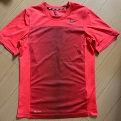 お早目に！NIKE メッシュTシャツ