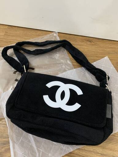 CHANEL ココマーク ノベルティ 斜め掛け ショルダーバッグ ブラック BTSテテ BLACKPINKジェニ
