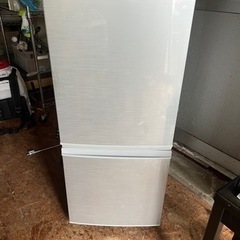 シャープ冷蔵庫137リットル