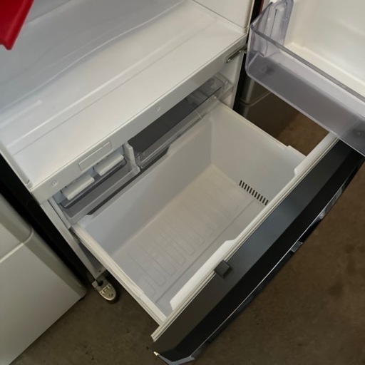 C0707  三菱　298L  2ドア冷蔵庫　赤　2015年