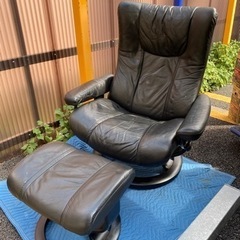 土日夜可能❗️エコーネス EKORNES オットマン付き　黒本革...