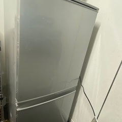 冷蔵庫　137L 2015年製