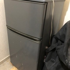 SANYOのグレー冷蔵冷凍庫