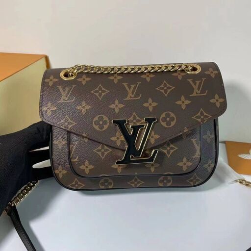 LV PASSYチェーンバッグです