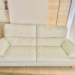 お洒落なアイボリーソファお譲りします【引き取りに来てくれる方限定】