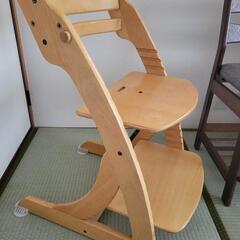 木製の子供用椅子