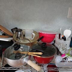 食器、フライパン、鍋、グラス、調理器具、消耗品(紙コップやスプー...