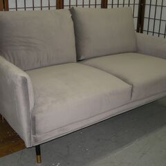 R035 LOWYA 2人掛けソファ フロアソファ ベルベット調 幅135cm Used・美品
