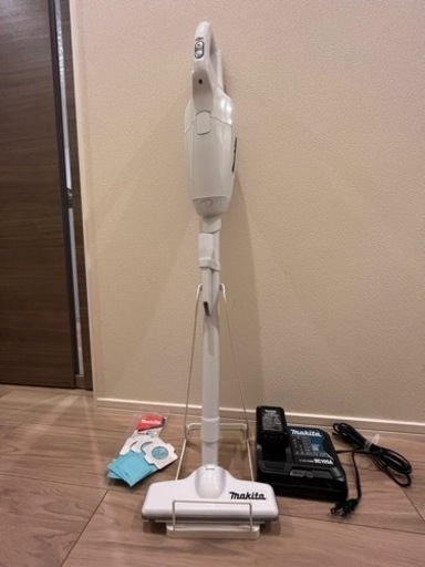 makita コードレス掃除機 CL107FD