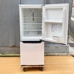Hisense ハイセンス　150L冷蔵庫 HR-D15C②
