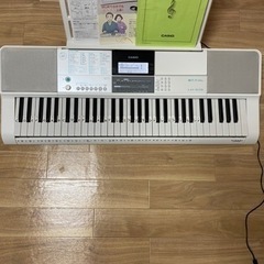 電子ピアノ　　LK516  値下げしました！