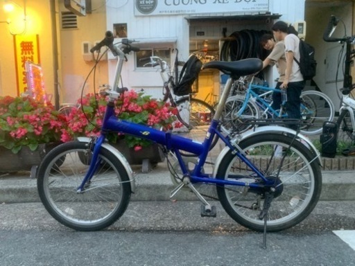 　折りたたみ自転車　２０インチ　6変速　青　カギ　付き　配達可能