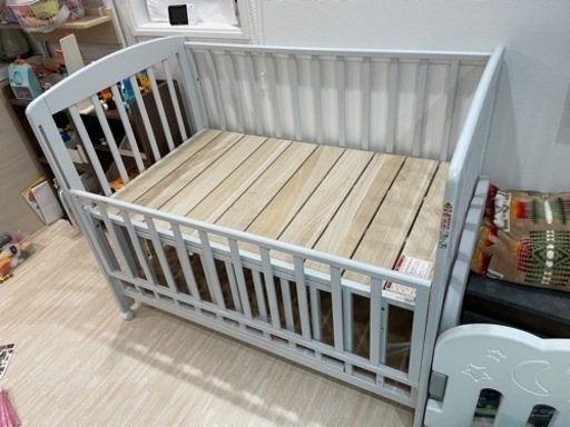 ベビーベッド　カトージ　120センチ×70センチ　グレー