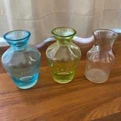 花瓶④色つき硝子　透明　クリアガラス　3個セット　小さめ
