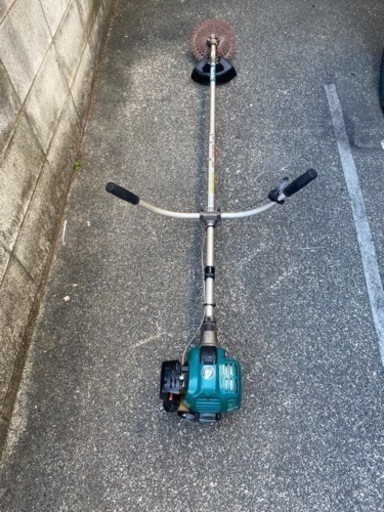 マキタエンジン草刈機。