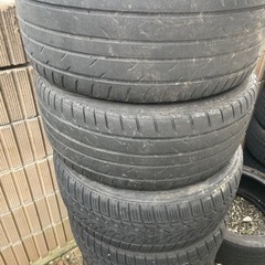 225/40r18 4本 215/45r17 2本