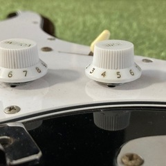 受け渡し予定です。もうええわ!価格Fender Korea のSquireストラト/Alexander Pribora Voodoo Pickups搭載/●引き取りで 受け渡し予定です。もうええわ!価格Fender Korea のSquireストラト