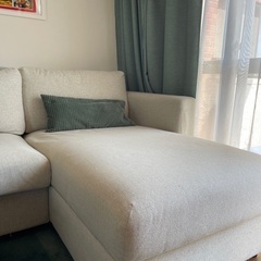 IKEAの収納付き寝椅子ソファとIKEAクッション3つ　VIML...