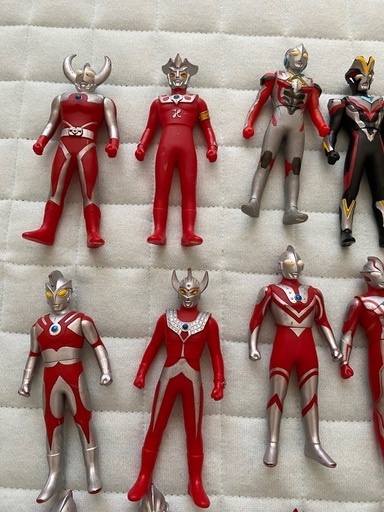 ウルトラマンシリーズ人形