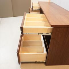 IDC大塚家具 取扱いMORITA(モリタインテリア)の REALTA(レルタ) ウォールナット材 デスク。天板とサイドボードの自由な組み合わせが可能なユニット両袖デスク。リビングボードとしても♪DG229