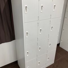 【美品】鍵付きスチールロッカー3列4段12人用　幅900×奥行515×高さ1790