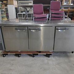 ホシザキ　RT-210SNF　３扉コールドテーブル　冷蔵庫　2013年式『中古、小傷あり』100Ｖ ホシザキ RT-210SNF 3扉コールドテーブル 冷蔵庫 2013年式『中古、小