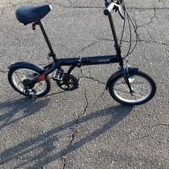 美品折りたたみ自転車^ - ^室内保管ほとんど使ってません！