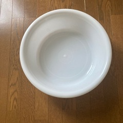 白の洗面器　大型　直径４５センチ