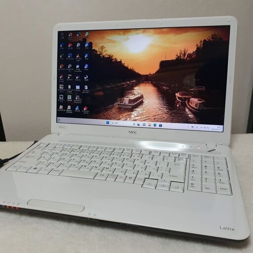 【取引中です】NEC　LaVie　15インチ　ホワイト　i5　SSD　Office2021　Wi-Fi　マルチ　テンキー付き　Windows11　②