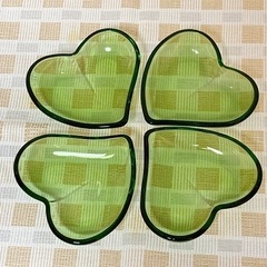 ガラス　ハートの小皿4枚セット(緑色)