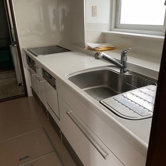 システムキッチン　IH 食洗機つき　ホワイト