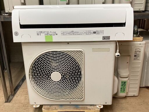 K04360　東芝　中古エアコン　主に6畳用　冷房能力　2.2KW ／ 暖房能力　2.2KW