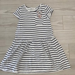 〈H&M〉ボーダーうさぎワンピースEUR134/140