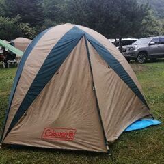 Colemanテント B.Cライトドーム270（4~5人用）