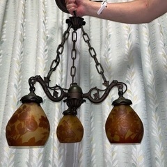 [更に値下げしました]12月末で処分。ガレ風　3灯　シャンデリア