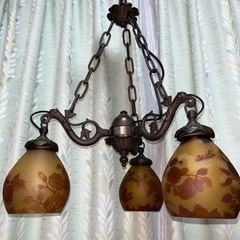 [更に値下げしました]12月末で処分。ガレ風　3灯　シャンデリア