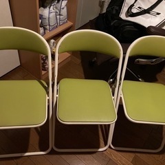 黄緑色の折りたたみパイプ椅子3脚セット