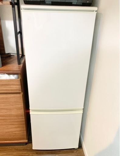 シャープ どっちもドア 一人暮らし 大きめ冷蔵庫　SHARP 冷凍冷蔵庫