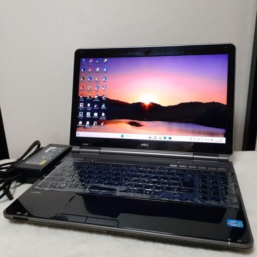 【取引中です】NEC　LaVie　15インチ　i7　8GB　SSD（256）　Office2021　Wi-Fi　ブルーレイ　テンキー付き　Windows11　キーボード新品と交換済み