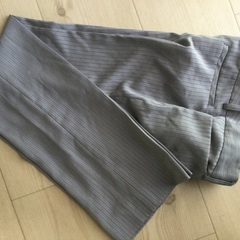 INDIVI  グレーのパンツスーツ　日本製　上下サイズ36 ❣️
