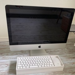 Mac パソコン　キーボード　コード付　中古品